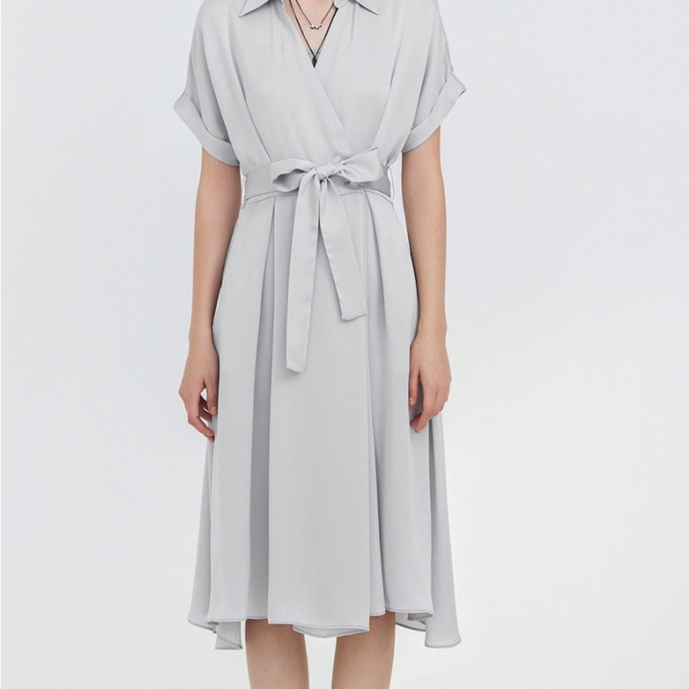 S.DEER WHITE V-NECK ELEGANT SHIRT SHORT-SLEEVED DRESS size M